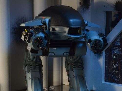 NECA Robocop ED-209 Figure with Sound with regular and battle damage Robocop figures